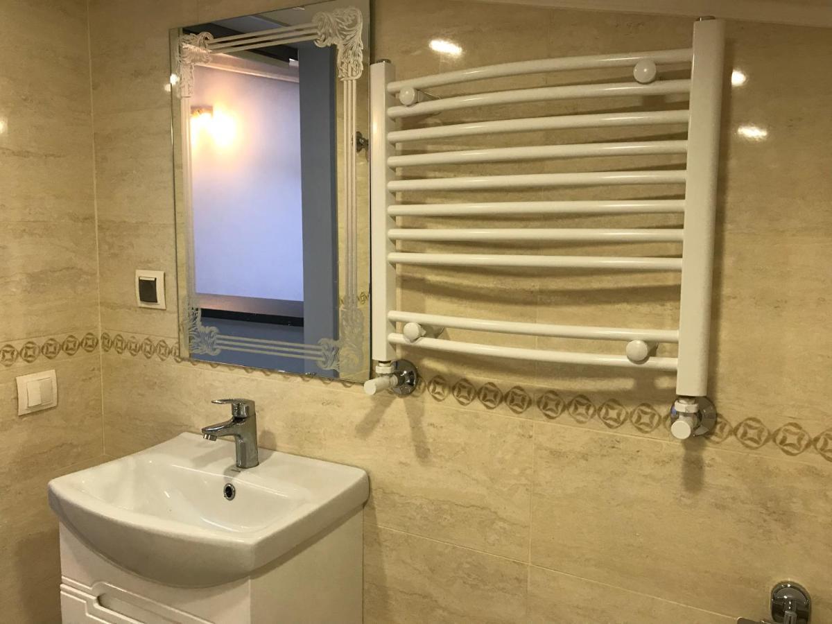 Romantic Lux Vivaldi Suite Svobode Avenue 39 リヴィウ エクステリア 写真
